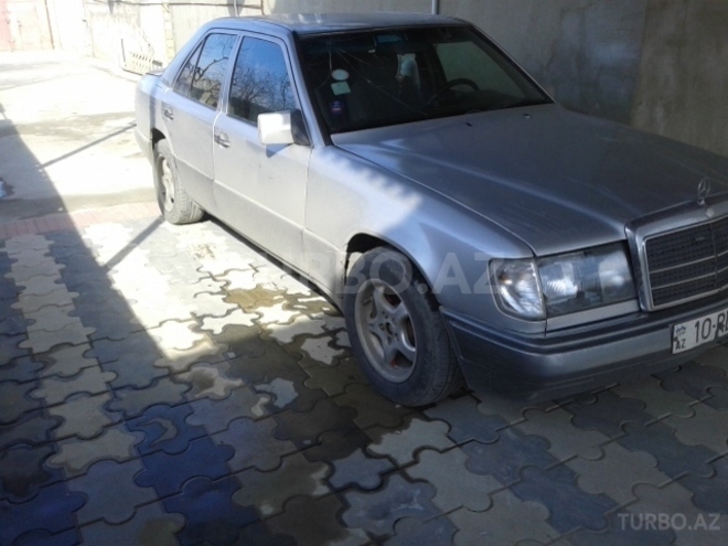 Mercedes E 250 1991, 172,000 km - 2.5 l - Sumqayıt