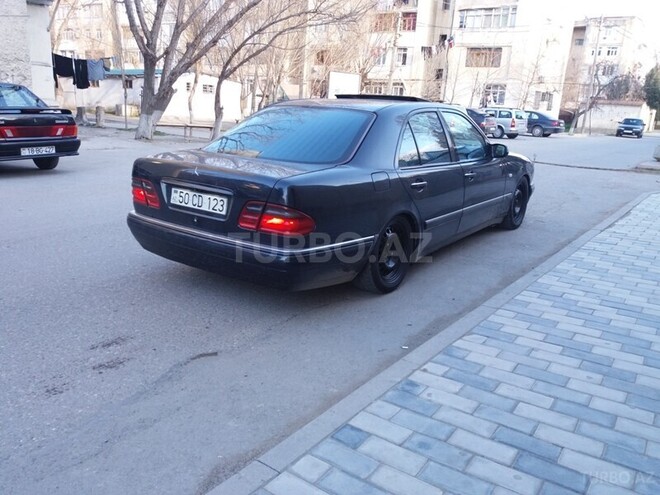 Mercedes E 240 1997, 245,000 km - 2.4 l - Sumqayıt