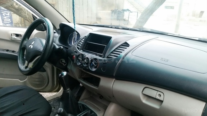 Mitsubishi L200 2008, 180,300 km - 2.5 л - Bakı