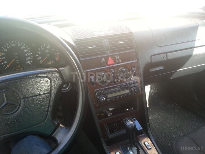 Mercedes C 200 1995, 250,000 km - 2.0 l - Bakı
