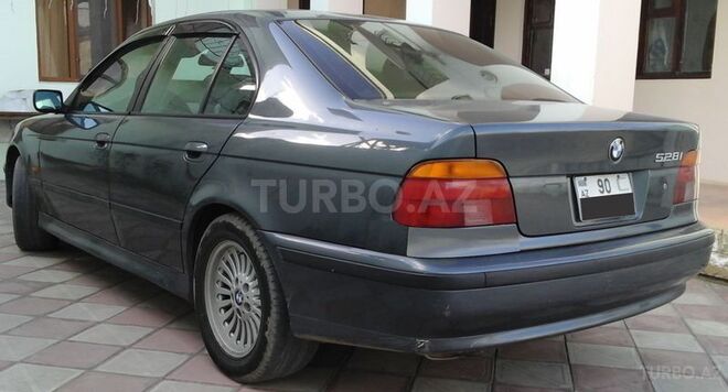 BMW 528 2000, 290,000 km - 2.8 л - Bakı