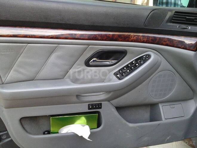 BMW 528 2000, 290,000 km - 2.8 л - Bakı