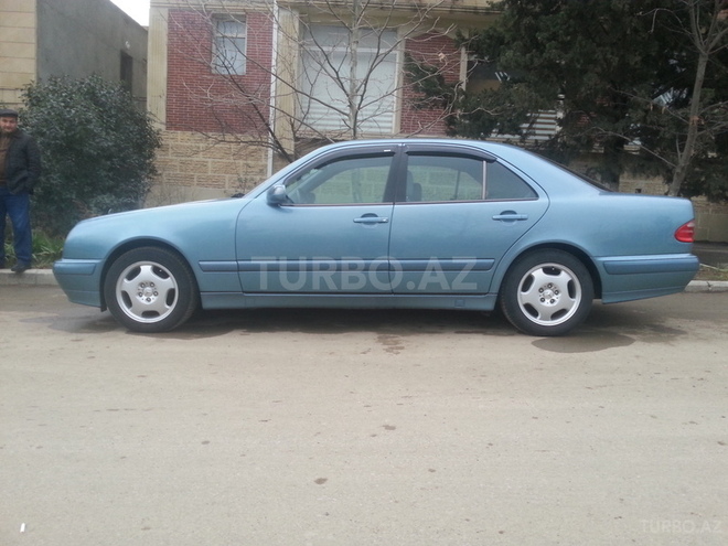 Mercedes E 200 2000, 184,000 km - 2.0 l - Gəncə