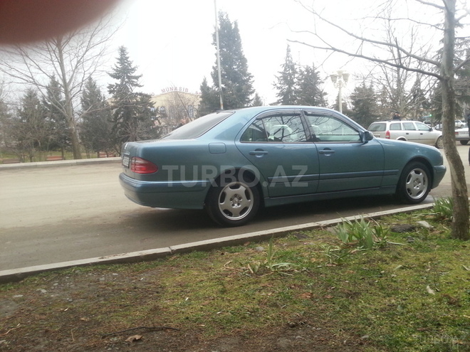 Mercedes E 200 2000, 184,000 km - 2.0 l - Gəncə