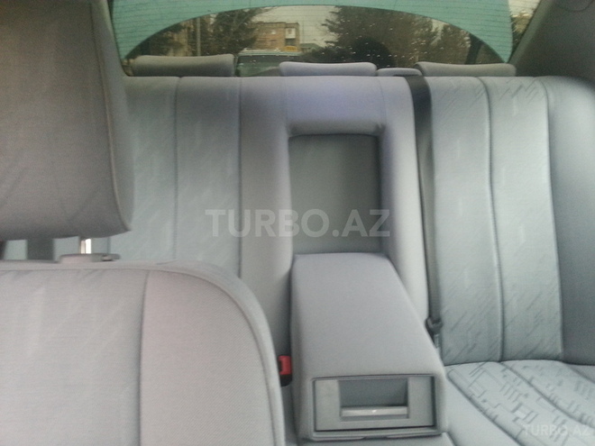 Mercedes E 200 2000, 184,000 km - 2.0 l - Gəncə