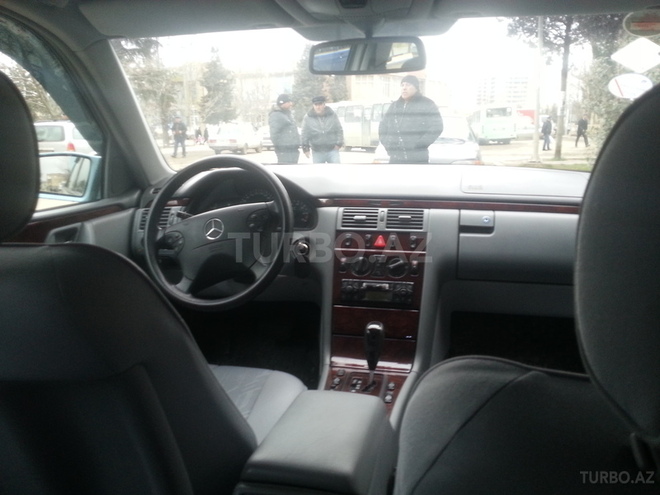 Mercedes E 200 2000, 184,000 km - 2.0 l - Gəncə