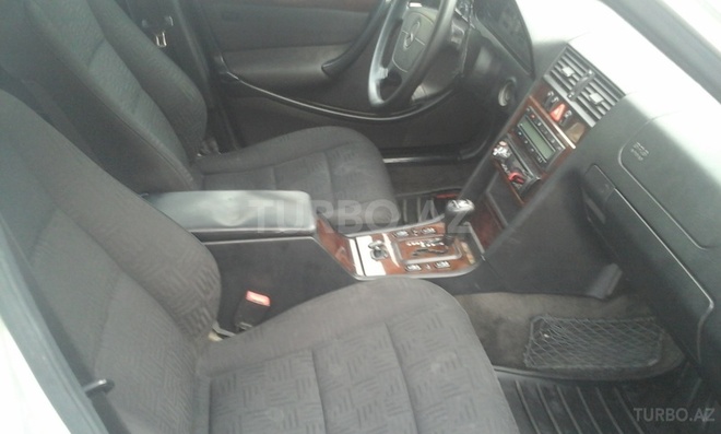 Mercedes C 200 1998, 272,226 km - 2.0 l - Bakı