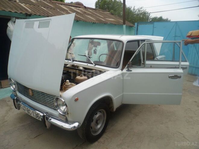 LADA (VAZ) 2101 1971, 99,000 km - 0.2 l - Neftçala