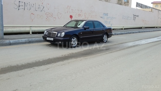 Mercedes E 230 1996, 214,000 km - 2.3 l - Bakı