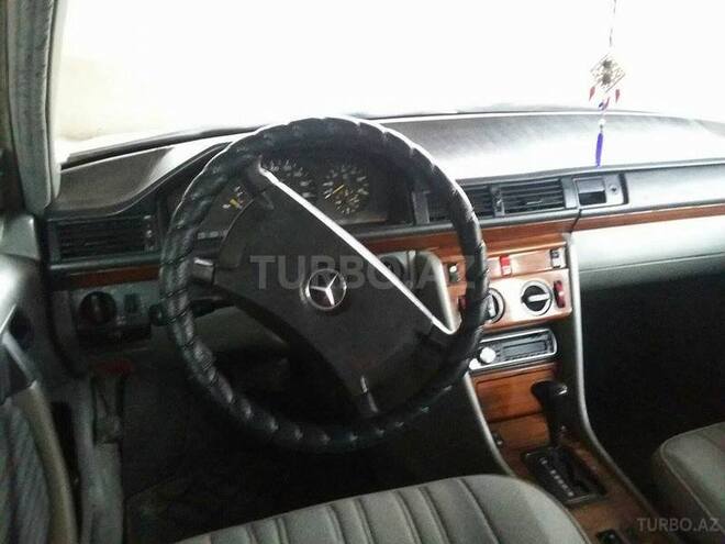 Mercedes E 250 1991, 172,000 km - 2.5 l - Sumqayıt