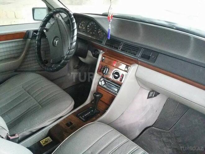 Mercedes E 250 1991, 172,000 km - 2.5 l - Sumqayıt