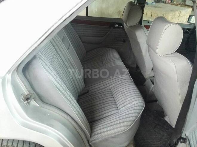 Mercedes E 250 1991, 172,000 km - 2.5 l - Sumqayıt
