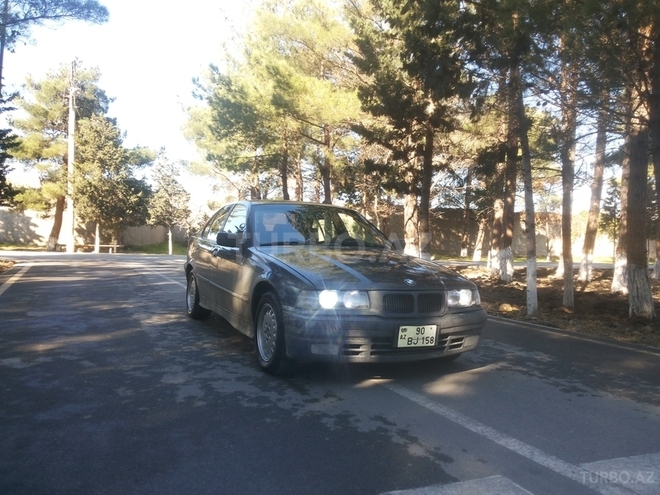 BMW 320 1992, 250,000 km - 2.0 l - Sumqayıt