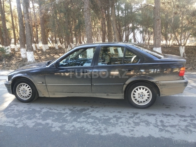 BMW 320 1992, 250,000 km - 2.0 l - Sumqayıt