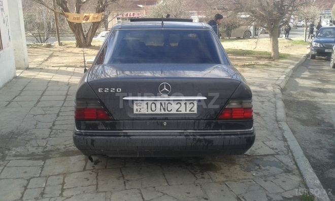 Mercedes E 220 1994, 230,000 km - 2.2 l - Bakı