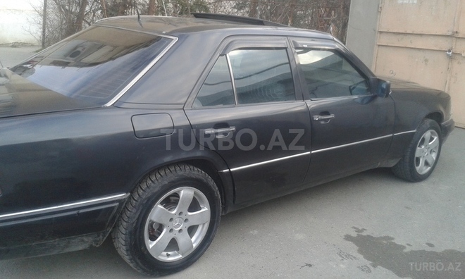 Mercedes E 220 1994, 230,000 km - 2.2 l - Bakı