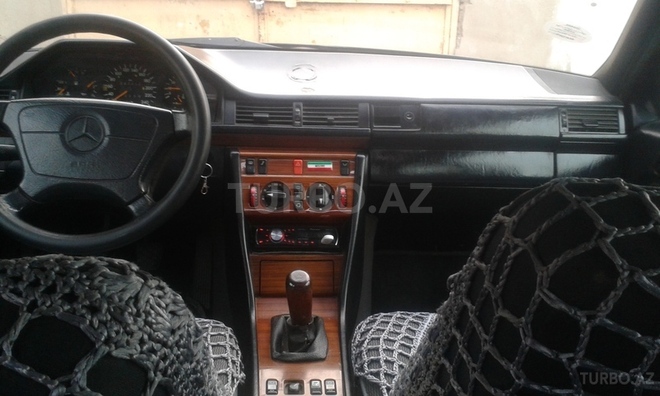 Mercedes E 220 1994, 230,000 km - 2.2 l - Bakı