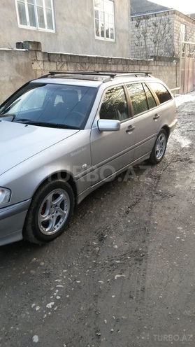 Mercedes C 200 1998, 160,000 km - 0.2 l - Qusar