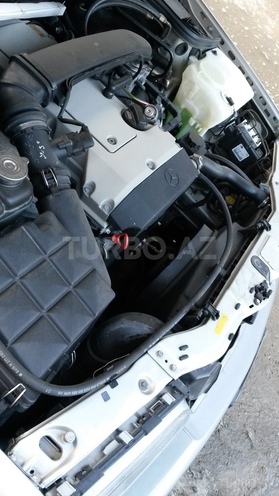 Mercedes C 200 1998, 160,000 km - 0.2 l - Qusar