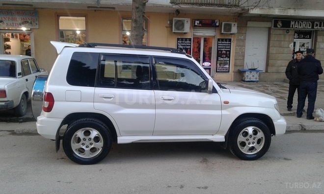Mitsubishi Pajero io 1999, 250,000 km - 1.8 l - Bakı