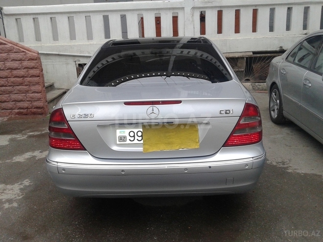 Mercedes E 220 2006, 179,000 km - 2.2 л - Bakı