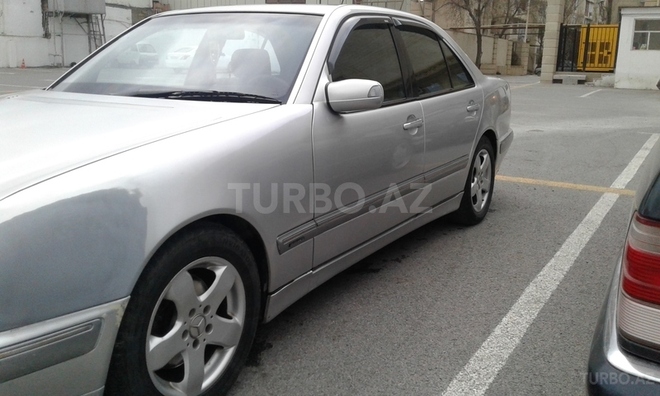 Mercedes E 270 2000, 240,000 km - 0.2 l - Bakı