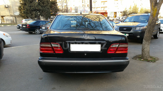 Mercedes E 220 2000, 192,000 km - 2.2 l - Bakı