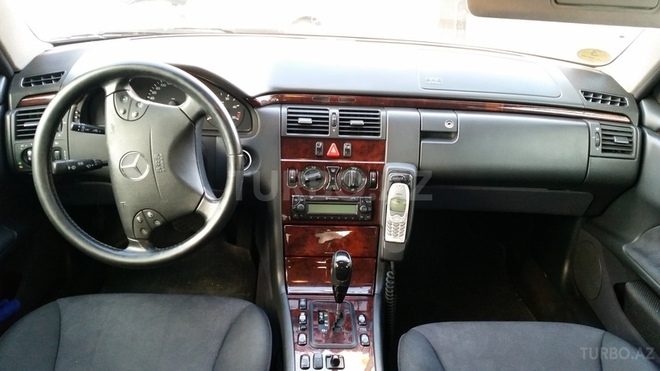 Mercedes E 220 2000, 192,000 km - 2.2 l - Bakı