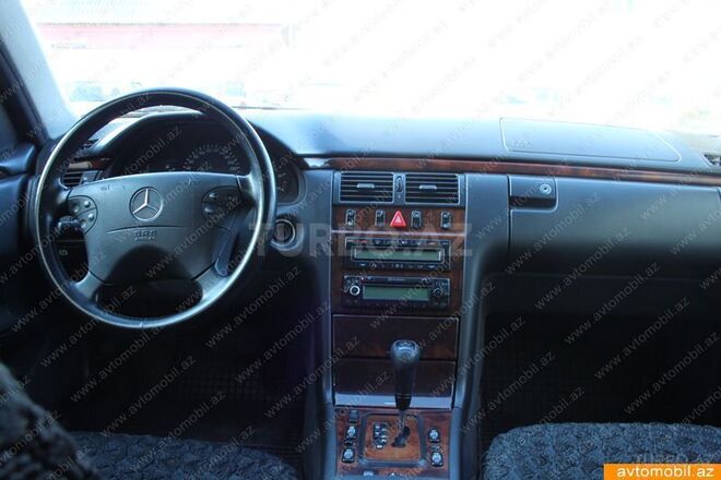 Mercedes E 320 1997, 300,000 km - 0.3 l - Bakı