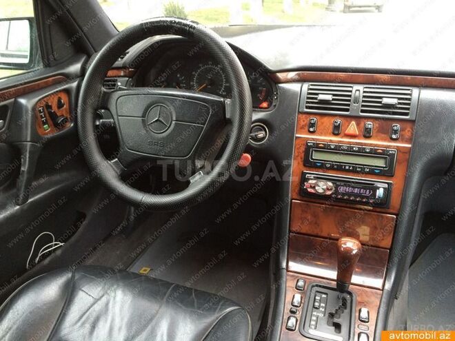 Mercedes E 320 1997, 300,000 km - 0.3 l - Bakı