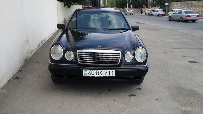 Mercedes E 240 1998, 30,000 km - 2.4 l - Quba