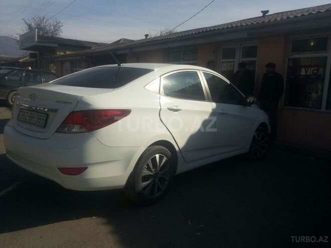 Hyundai Accent 2013, 62,000 km - 1.6 л - Zaqatala