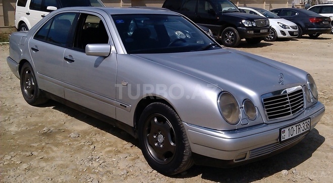 Mercedes E 240 1997, 280,000 km - 2.4 л - Bakı