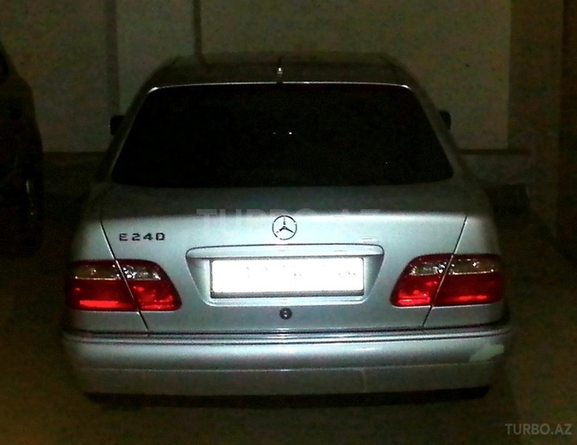 Mercedes E 240 1997, 280,000 km - 2.4 л - Bakı