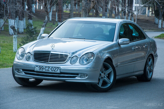 Mercedes E 220 2003, 226,000 km - 2.2 l - Bakı