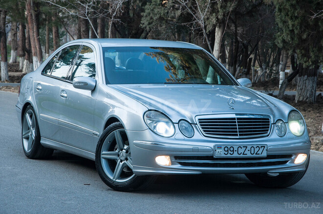 Mercedes E 220 2003, 226,000 km - 2.2 l - Bakı