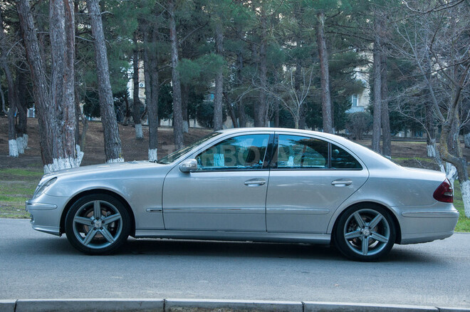 Mercedes E 220 2003, 226,000 km - 2.2 l - Bakı