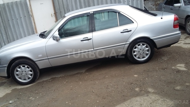 Mercedes E 200 1995, 20,000 km - 0.2 l - Bakı
