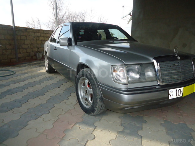 Mercedes E 250 1991, 172,000 km - 2.5 л - Sumqayıt