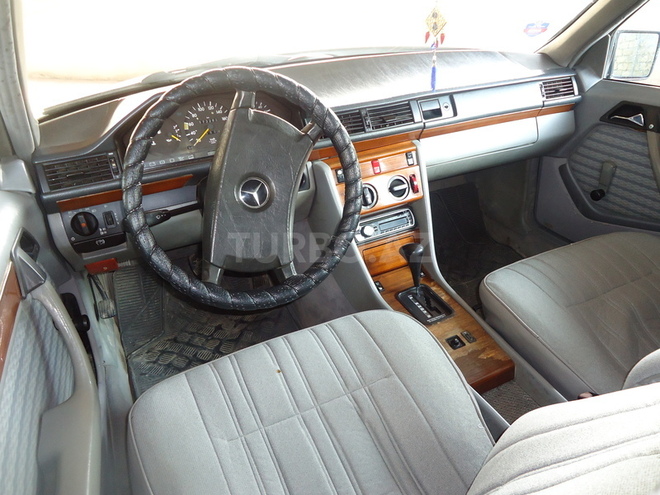 Mercedes E 250 1991, 172,000 km - 2.5 л - Sumqayıt