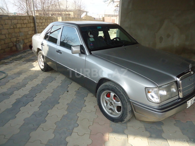 Mercedes E 250 1991, 172,000 km - 2.5 л - Sumqayıt
