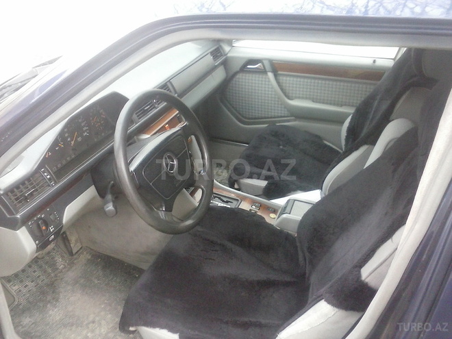 Mercedes E 220 1995, 200,000 km - 2.2 l - Bakı