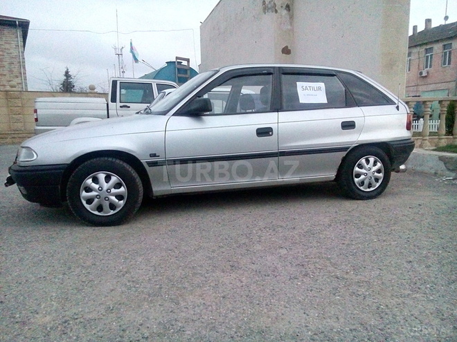 Opel Astra 1992, 300,123 km - 1.6 l - Bakı