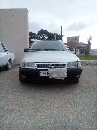 Opel Astra 1992, 300,123 km - 1.6 l - Bakı