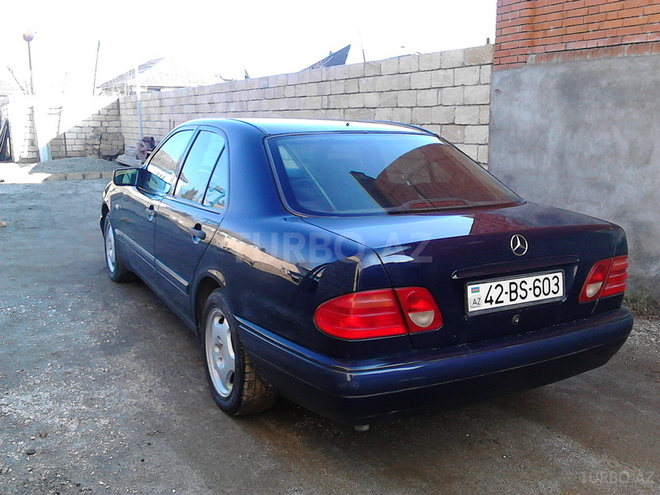 Mercedes E 200 1999, 253,000 km - 2.0 л - Astara