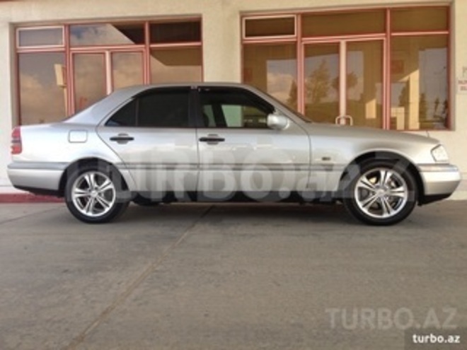 Mercedes C 220 1997, 350,000 km - 2.2 l - Xırdalan