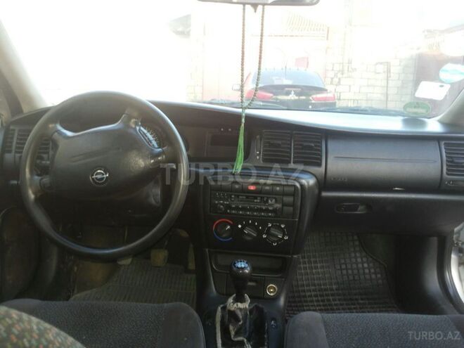 Opel Vectra 1999, 333,000 km - 1.6 l - Lənkəran