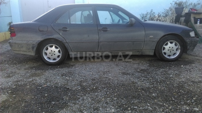 Mercedes C 220 1998, 258,588 km - 2.2 l - Bakı