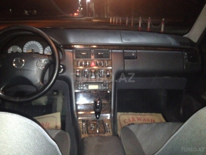 Mercedes E 280 2000, 245,000 km - 2.8 л - Bakı