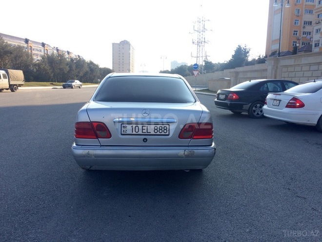 Mercedes E 230 1996, 212,000 km - 2.3 l - Bakı